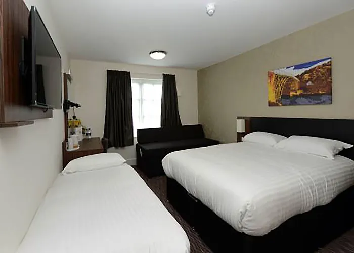 The Raven'S Cliff Lodge By Marston'S Inns